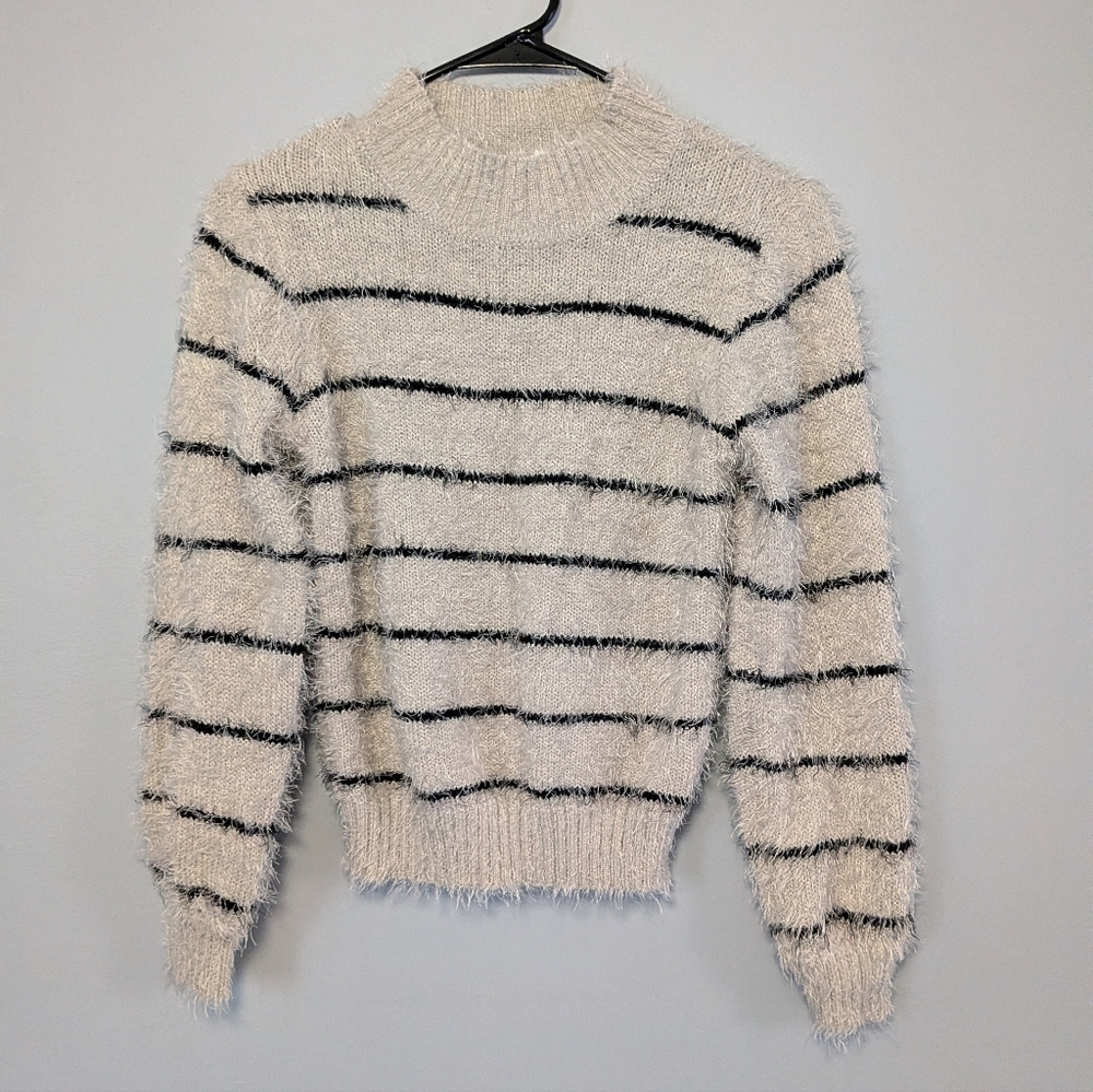 Jessica Simpson Fuzzy Striped Sweater Cream Black Soft Eyelash Knit‎ Size L